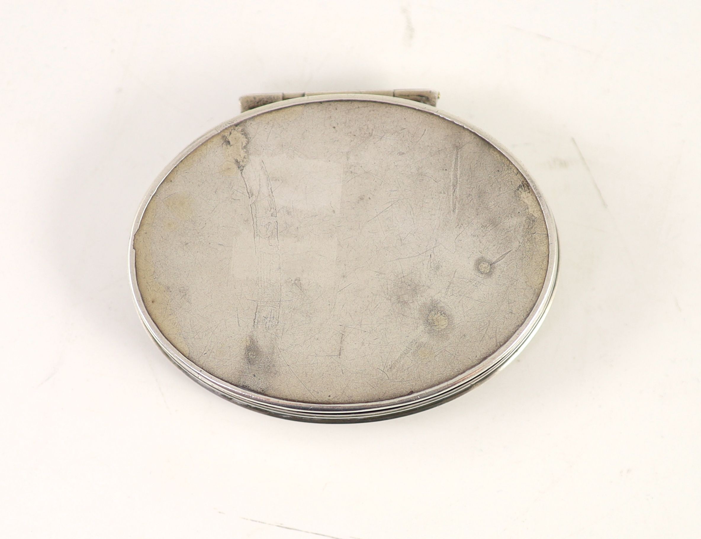 A George I silver oval snuff box